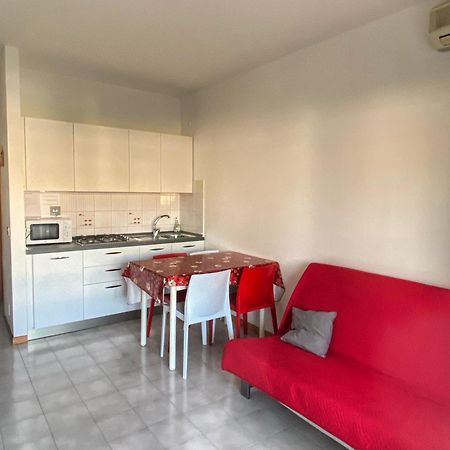 Grazioso Appartamento N 76 A 100Mt Dal Mare Bibione Luaran gambar