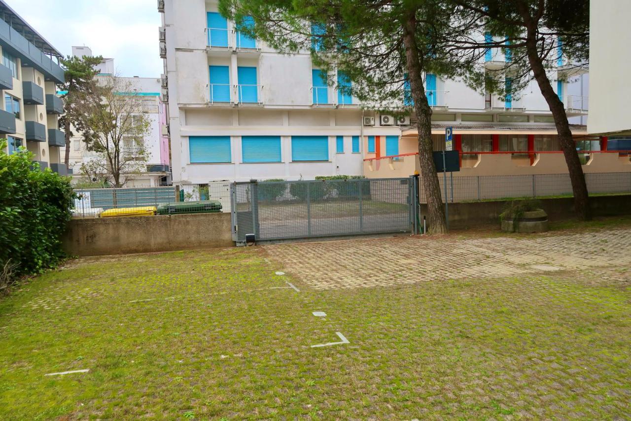 Grazioso Appartamento N 76 A 100Mt Dal Mare Bibione Luaran gambar