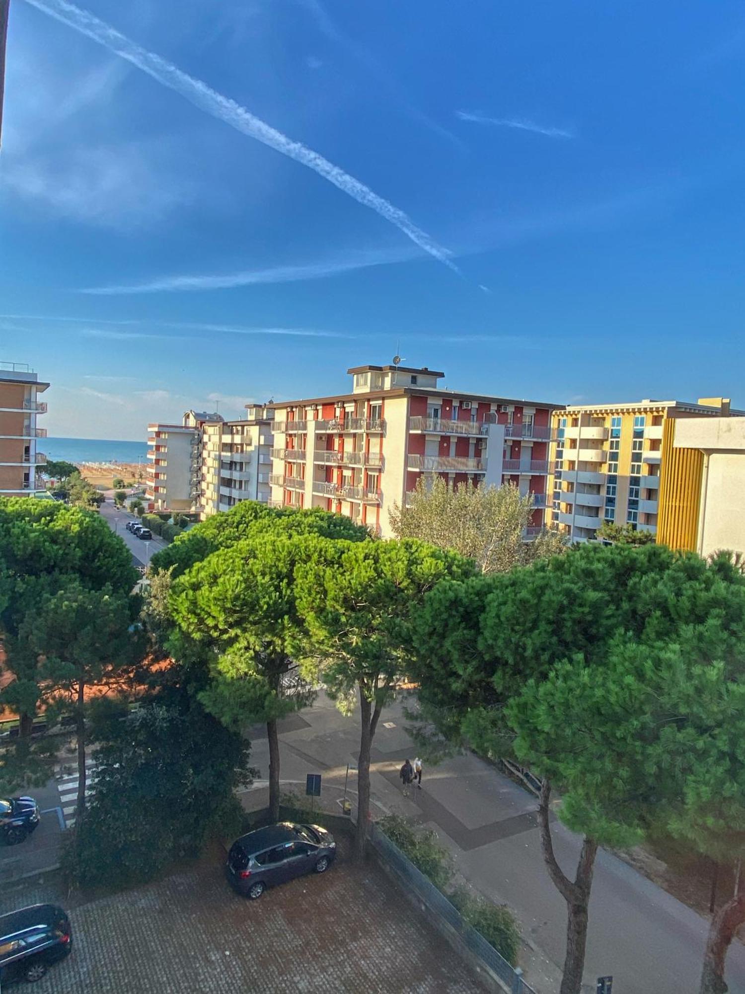 Grazioso Appartamento N 76 A 100Mt Dal Mare Bibione Luaran gambar