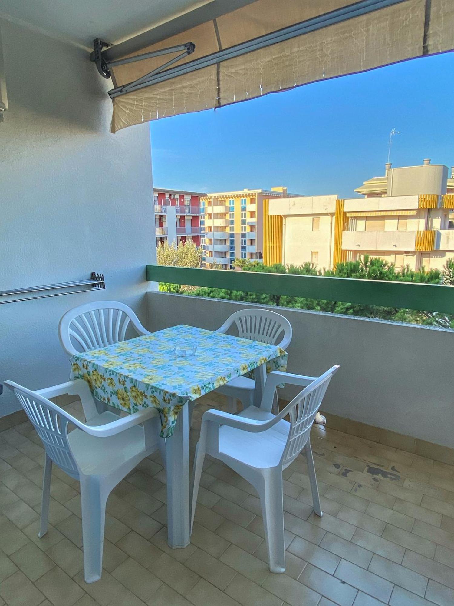 Grazioso Appartamento N 76 A 100Mt Dal Mare Bibione Luaran gambar